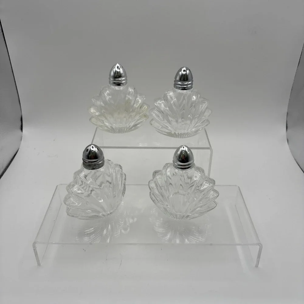 Vtg~Art Deco~Fan Shaped~Clear Glass Set of Salt and Pepper Shakers~Set of 2